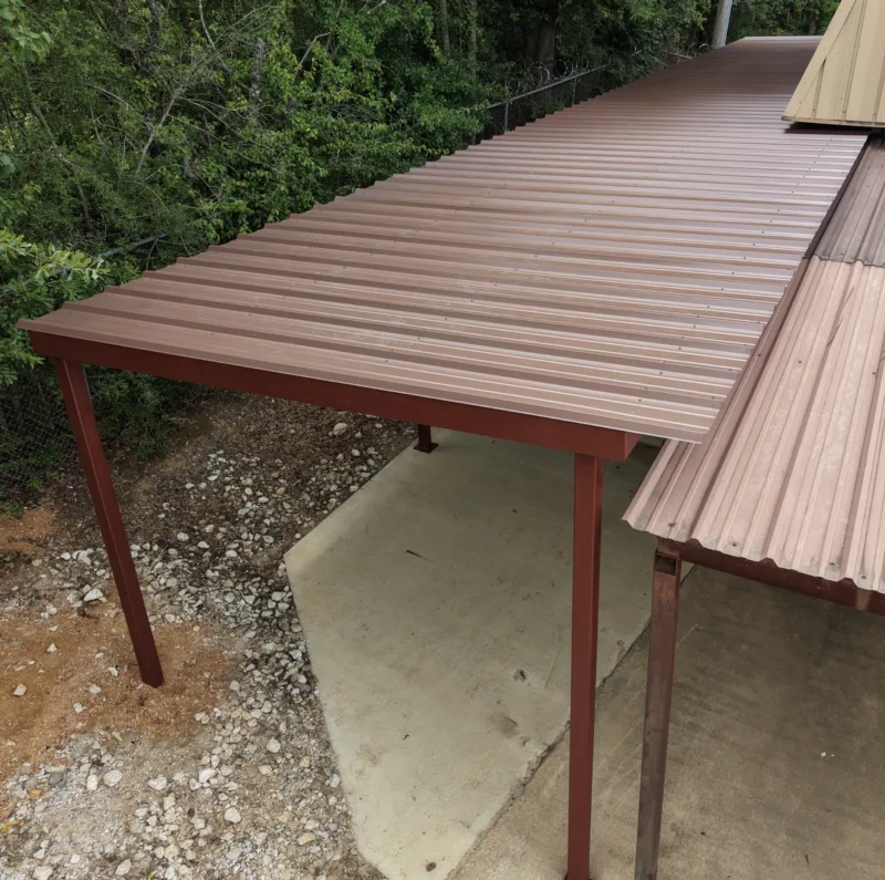 Brown lean-to