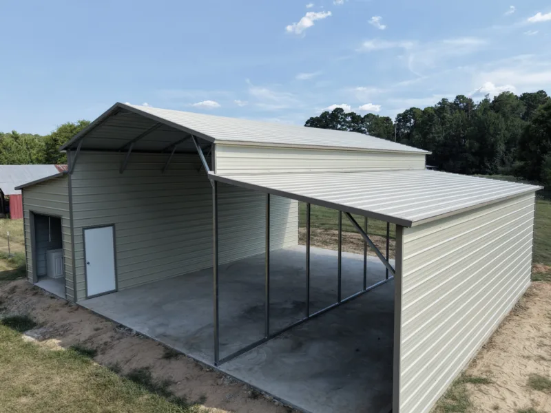 Center-aisle barn