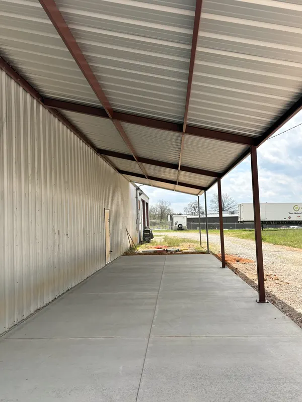 Covered walkway