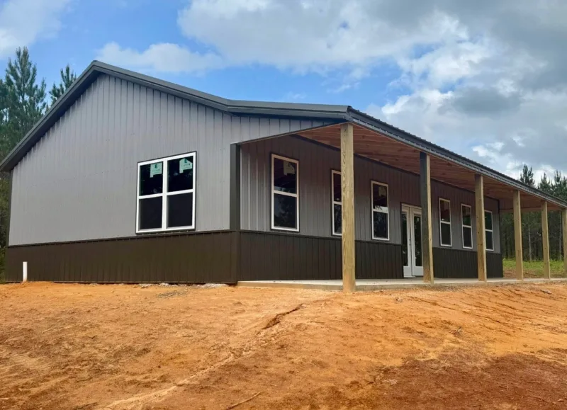 Two-tone barndominium