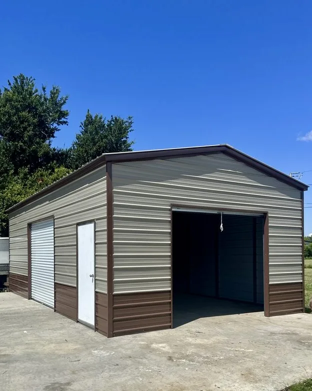 Two-tone garage